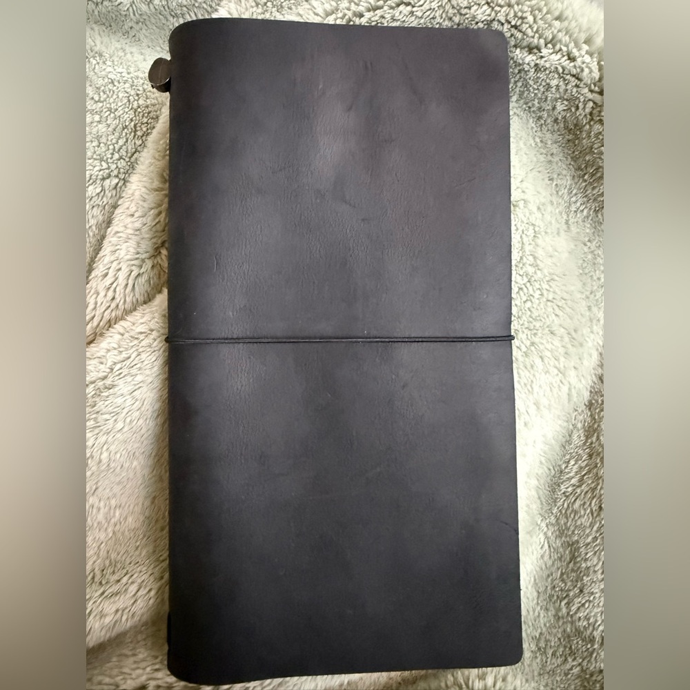 Traveler’s Company Standard Black